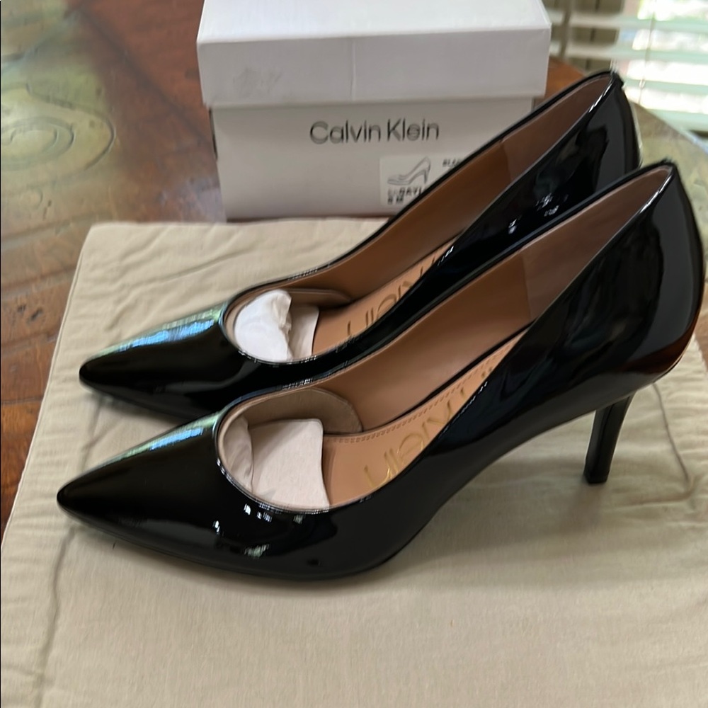 Calvin Klein Women's Black Pumps - Picture 4 of 7